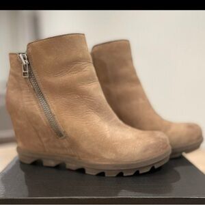 Sorel Arctic Wedge II Zip Boot